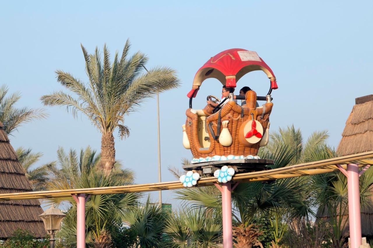 Swiss Inn Teda Hotel & Aqua Park Ain Sukhna Exteriör bild