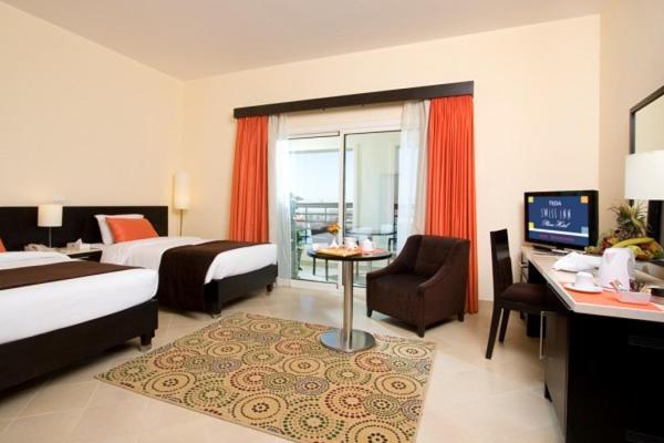 Swiss Inn Teda Hotel & Aqua Park Ain Sukhna Exteriör bild