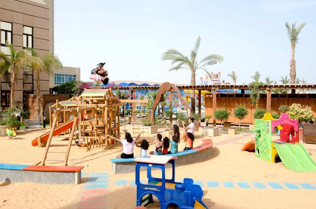 Swiss Inn Teda Hotel & Aqua Park Ain Sukhna Exteriör bild